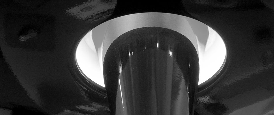 Leuchtende Kreis&ouml;ffnung als Sinnbild f&uuml;r national und international erfolgreiches Design und Kommunikation von Tomm Everett.